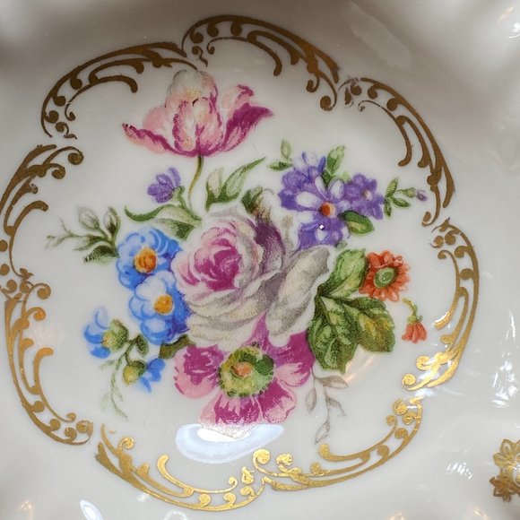 VINTAGE Small White Porcelaine de France Trinket Dish Floral Gold Rim Ruffles - Picture 4 of 6